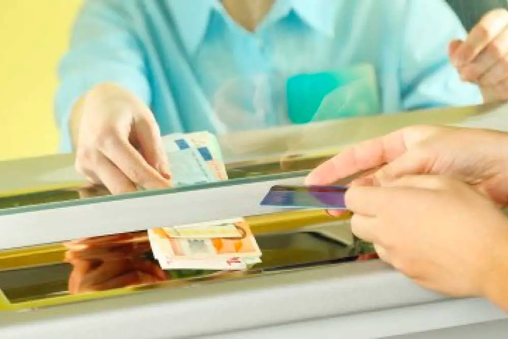 Comisiones de gestión de cuentas: definición, comisiones y ¿cómo evitarlas?