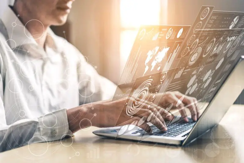 ¿Por qué elegir el core banking alojado en una nube agnóstica?