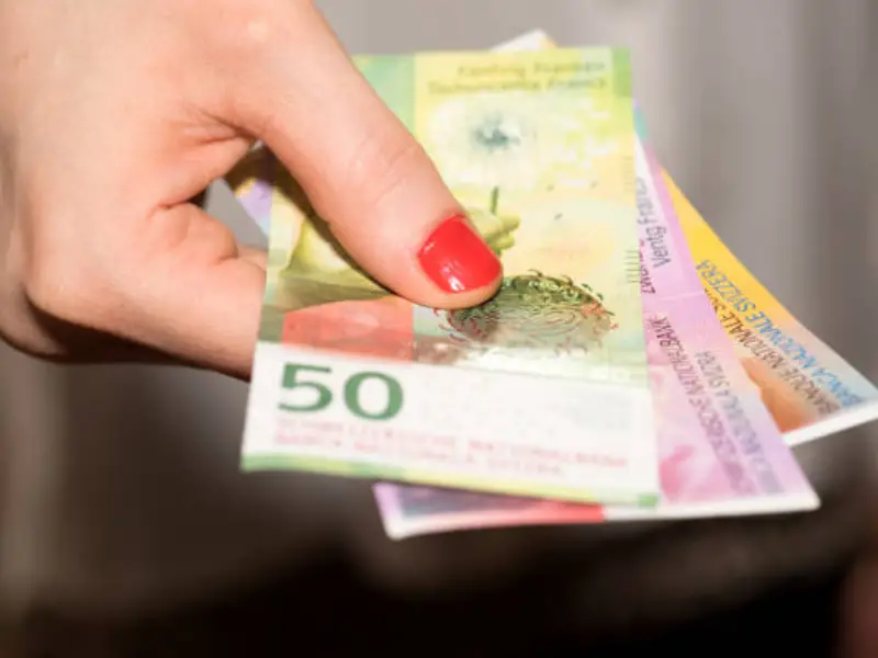 Préstamo privado Suiza: ¿Por qué utilizar una plataforma de financiación online?