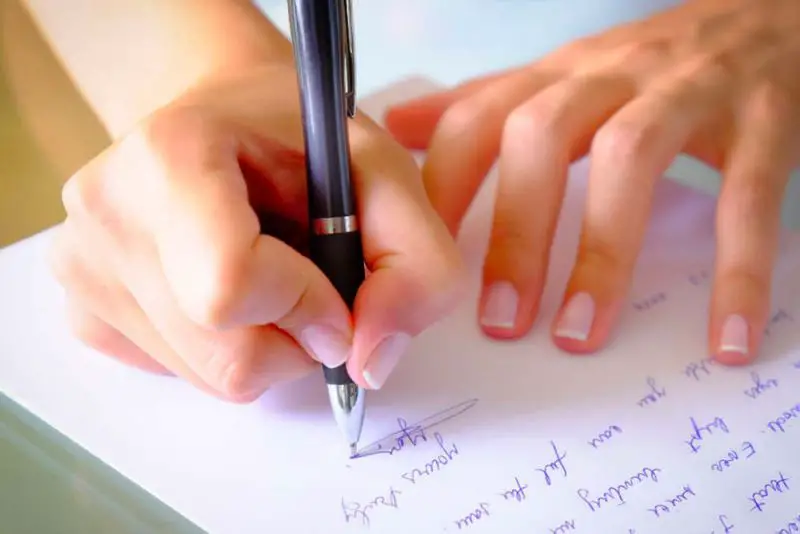 ¿Cómo puedo revocar un poder para una cuenta bancaria?