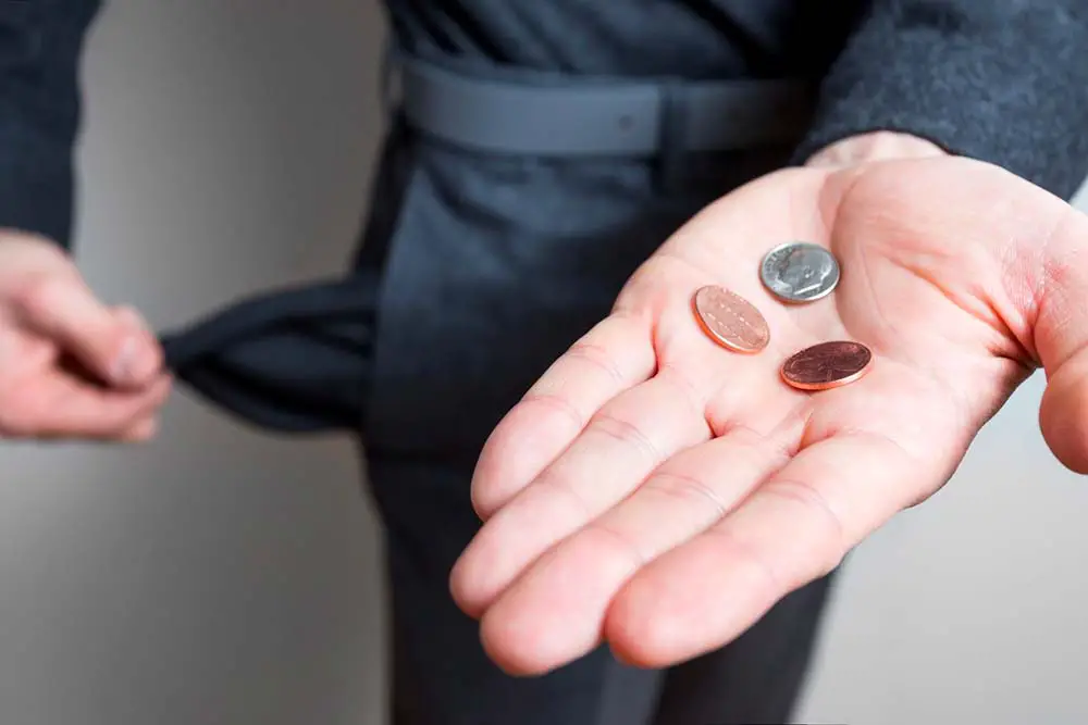 ¿Cómo desbloqueo una cuenta bancaria bloqueada?