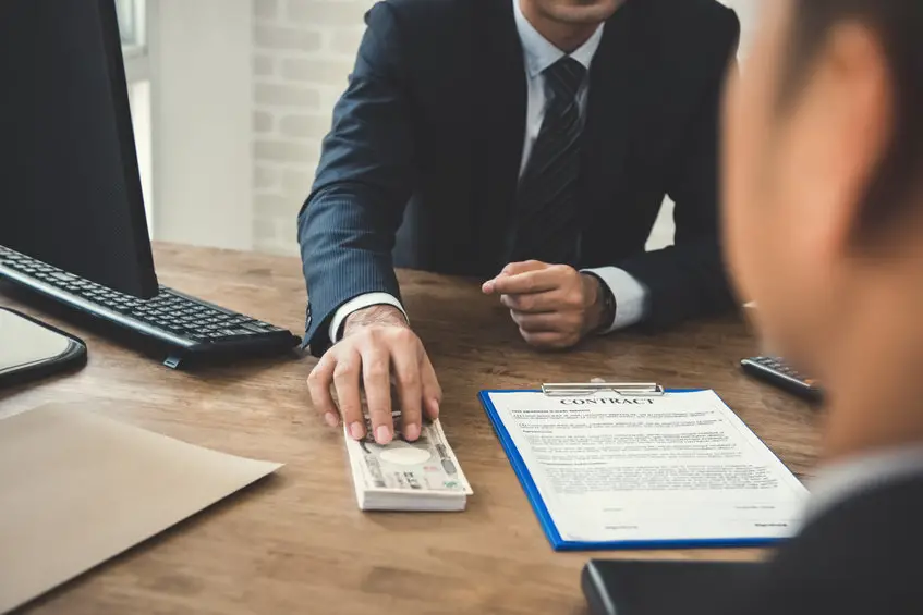 ¿Cómo se inicia efectivamente un proceso de cobro de deudas?