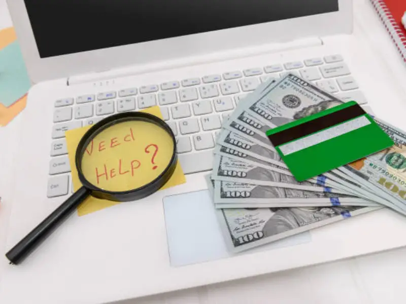 ¿Qué tareas y ventajas tienen los intermediarios de préstamos online para los prestatarios?