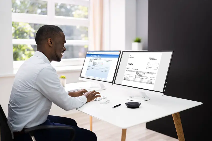 ¿Cuáles son las razones para utilizar un corredor de factoring?