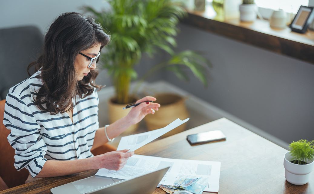 ¿Cómo puedo detener una domiciliación bancaria?