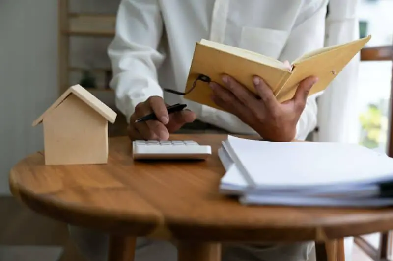 ¿Cómo empiezo a invertir en bienes raíces?