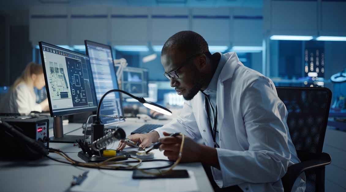 Descripción del puesto: ¿Cómo se llega a ser ingeniero optrónico?