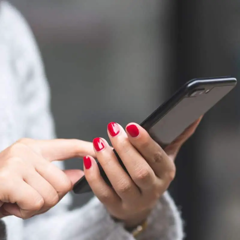 ¿Cómo pago con mi celular?