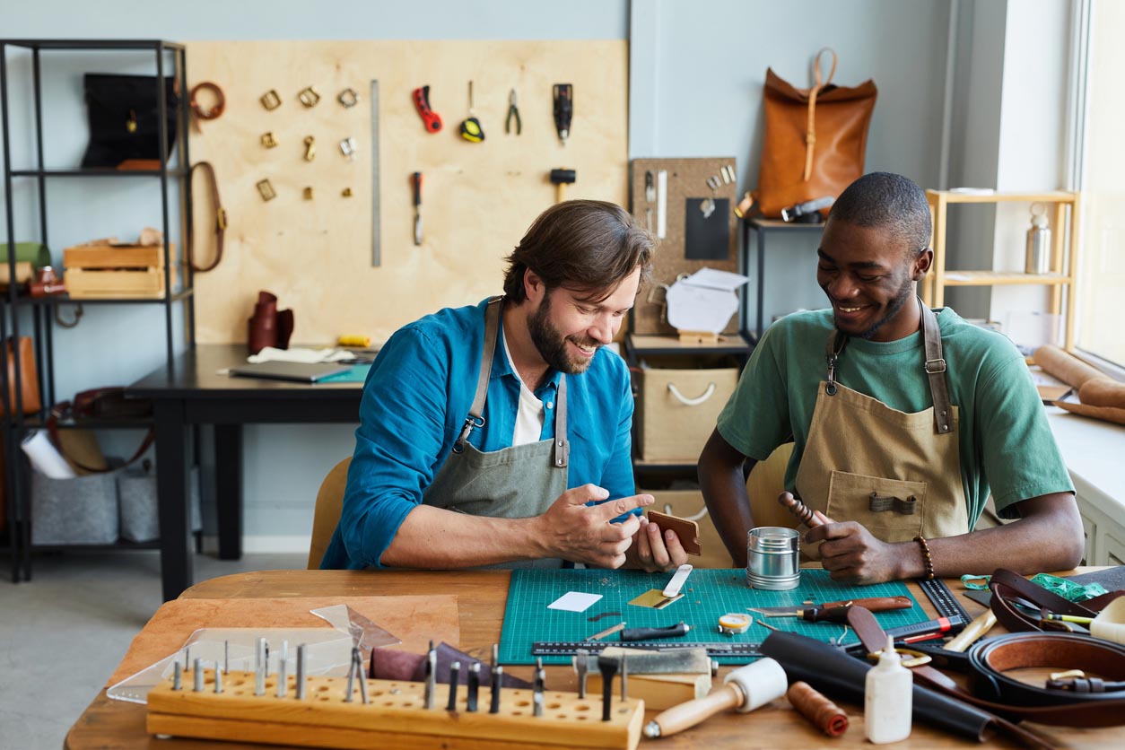 ¿Cómo se inicia un negocio de artesanía?