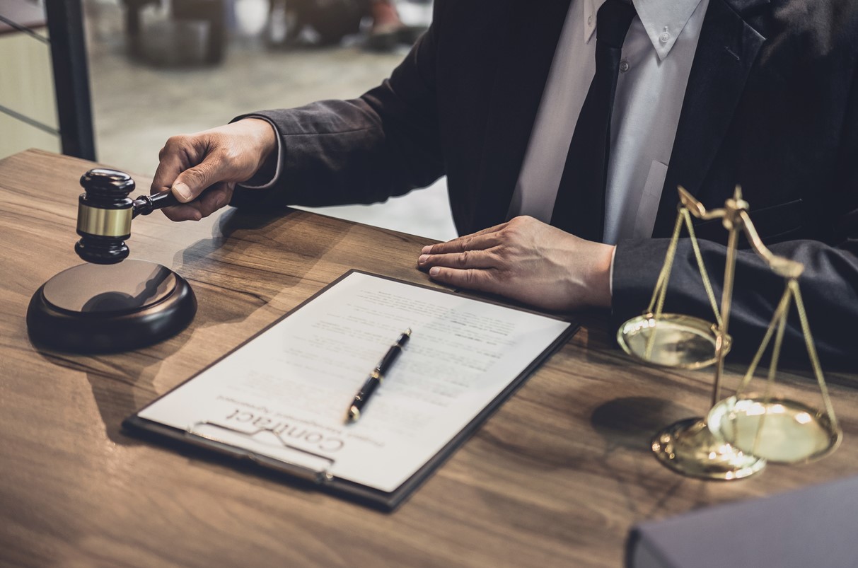 ¿Cuánto tiempo puede el notario retener el dinero de una herencia? ¿Cuánto tiempo puede el notario retener el dinero de una herencia?