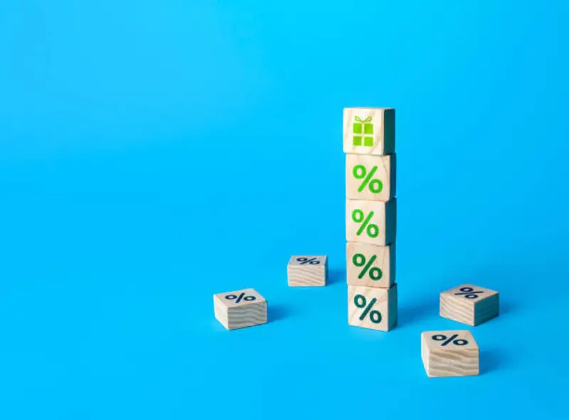 ¿Qué condiciones se aplican para cambiar el seguro del prestatario?