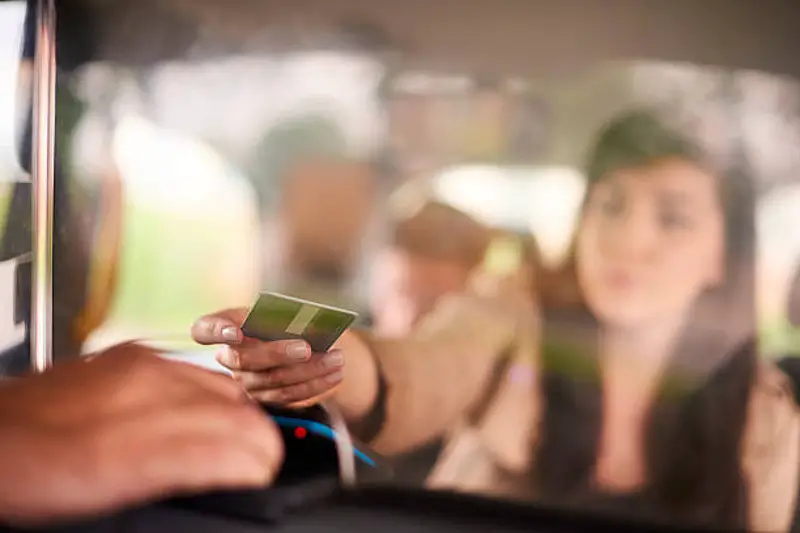¿Qué solución de pago de taxi y VTC elegir?