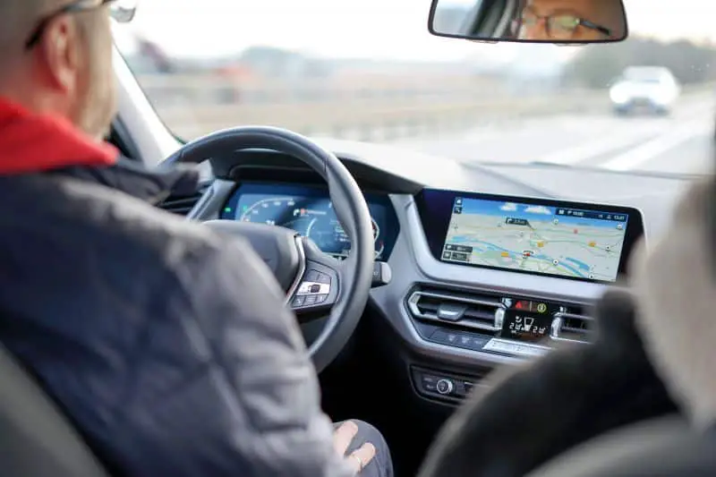 ¿Cómo actualizar el GPS incorporado de tu Peugeot?