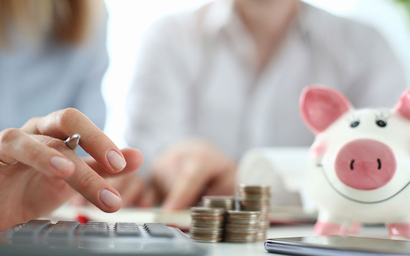 5 consejos para ahorrar dinero mientras disfrutas de la vida