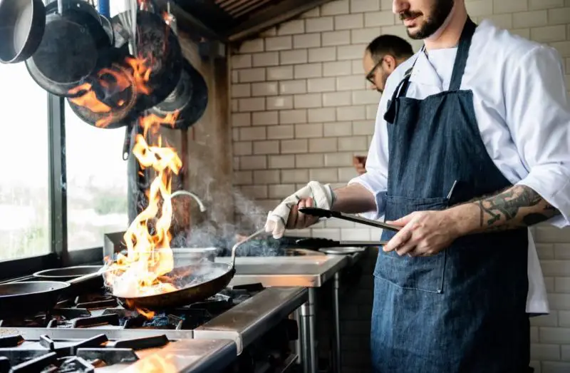 ¿Por qué invertir en equipos de alta calidad para trabajar en la restauración?