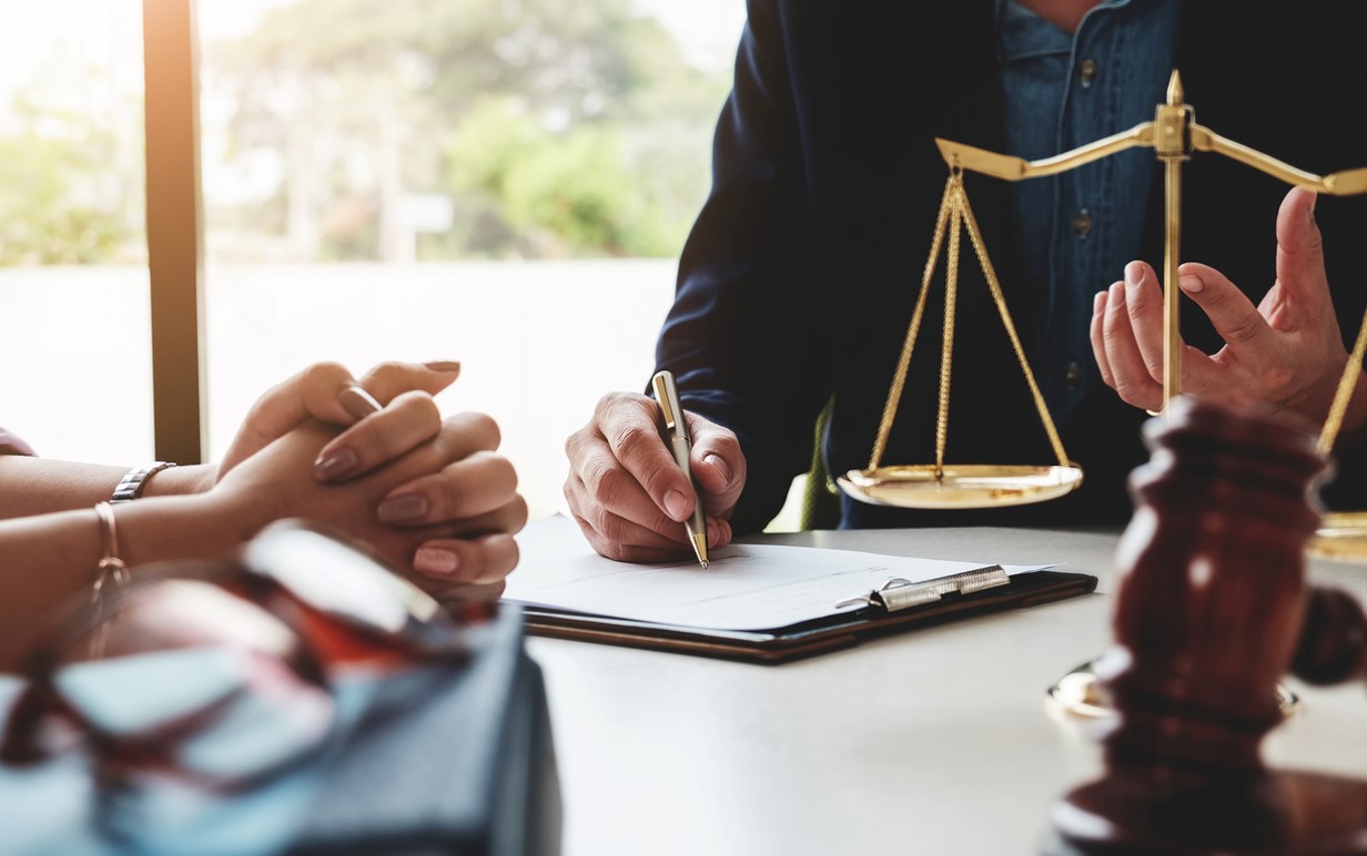 ¿Por qué contratar a un abogado de negocios?