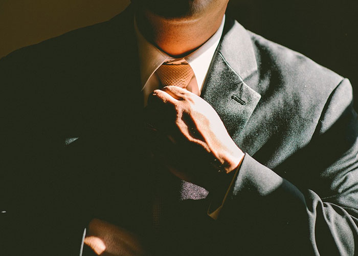 Trabajar en un banco sin diploma: cómo hacerlo y posibles puestos