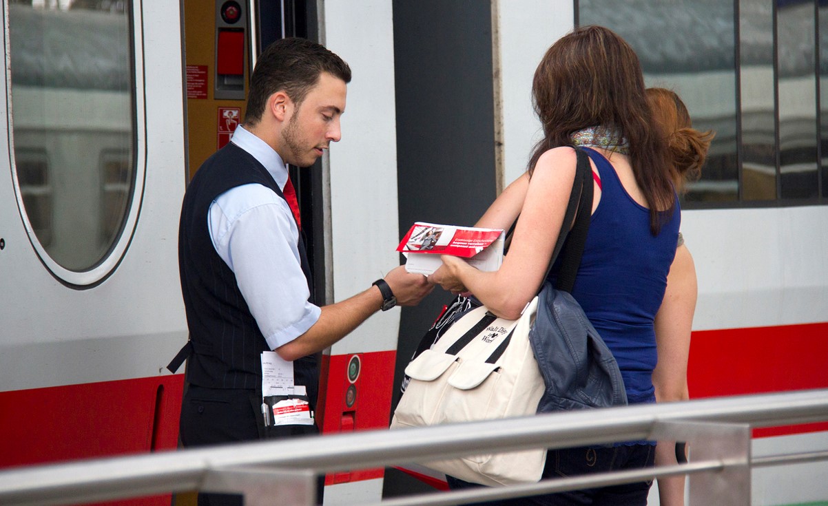 ¿Cómo encuentro un billete de tren barato?